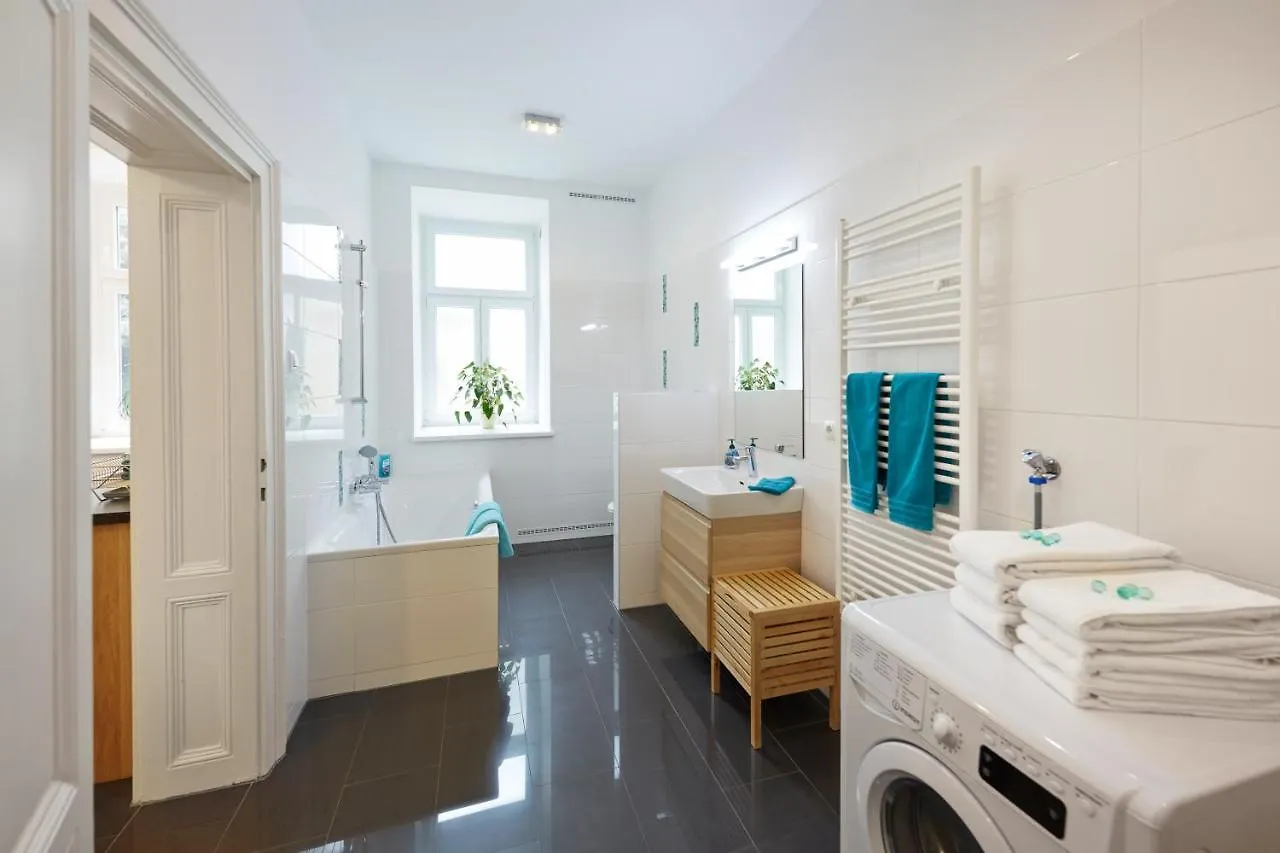 Stadthalle - Familycityapartment Viyana 0*,  Avusturya