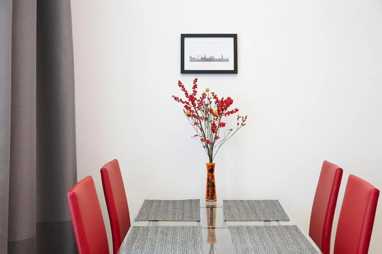 Stadthalle - Familycityapartment Viyana Avusturya